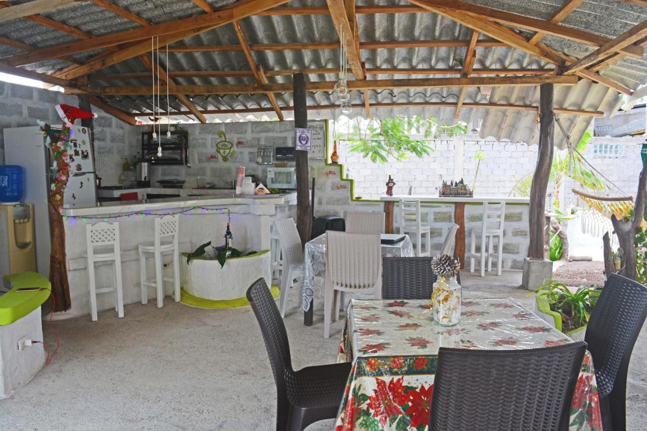 Hostal Cann'S House Puerto Baquerizo Moreno Zewnętrze zdjęcie