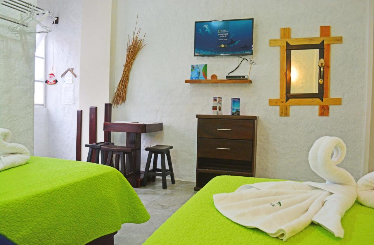 Hostal Cann'S House Puerto Baquerizo Moreno Zewnętrze zdjęcie
