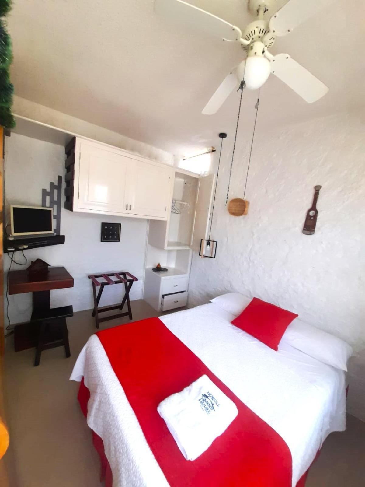 Hostal Cann'S House Puerto Baquerizo Moreno Zewnętrze zdjęcie